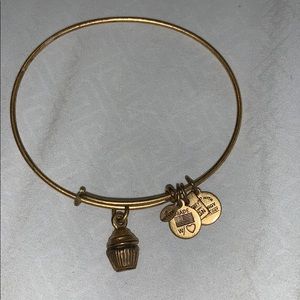 Gold cupcake Alex and Ani